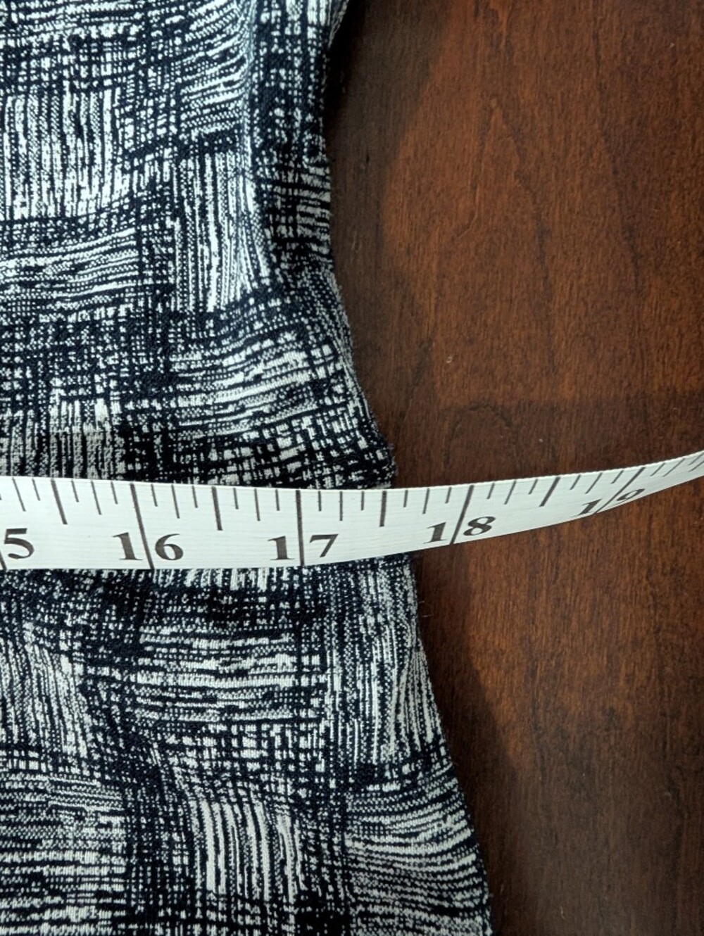 Tacera Fitted Black And White Dress - Picture 5 of 6